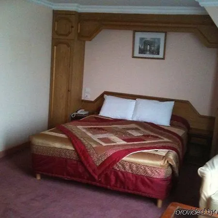 Le Clery Hotel 4*